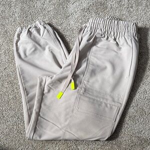 Figs Women’s Bone Sierra Jogger Scrub Pants